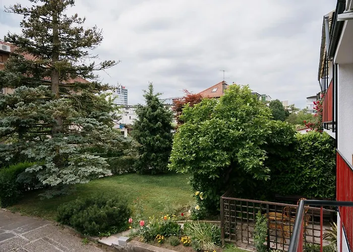 Semesterbostad C17 4-bedroom Private Row House With Garden And Parking *