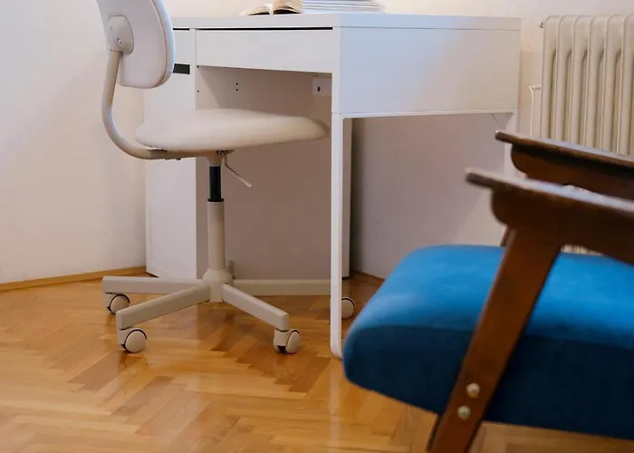 C17 4-bedroom Private Row House With Garden And Parking *