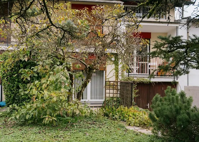 C17 4-bedroom Private Row House With Garden And Parking Semesterbostad