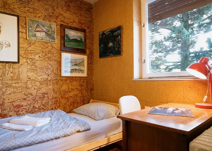 C17 4-bedroom Private Row House With Garden And Parking Semesterbostad