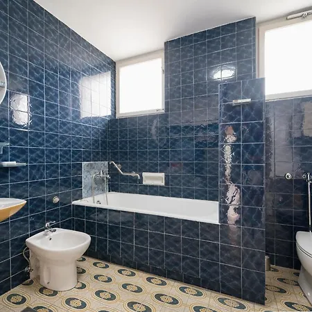 C17 4-bedroom Private Row House With Garden And Parking Feriehus