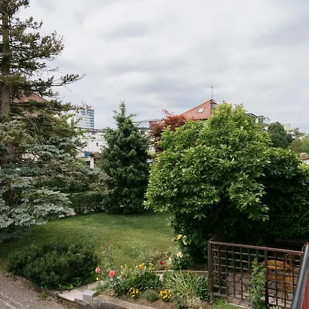 Holiday home C17 4-bedroom Private Row House With Garden And Parking *