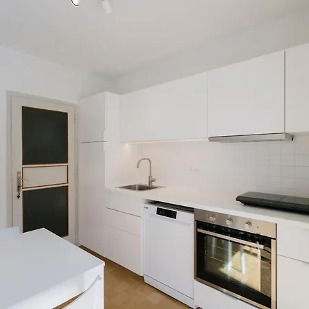 Holiday home C17 4-bedroom Private Row House With Garden And Parking *