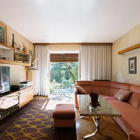 Holiday home C17 4-bedroom Private Row House With Garden And Parking