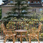 C17 4-bedroom Private Row House With Garden And Parking *